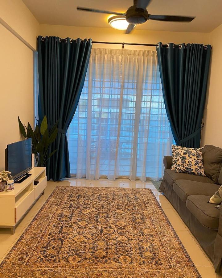 Az Stayz Apartment *