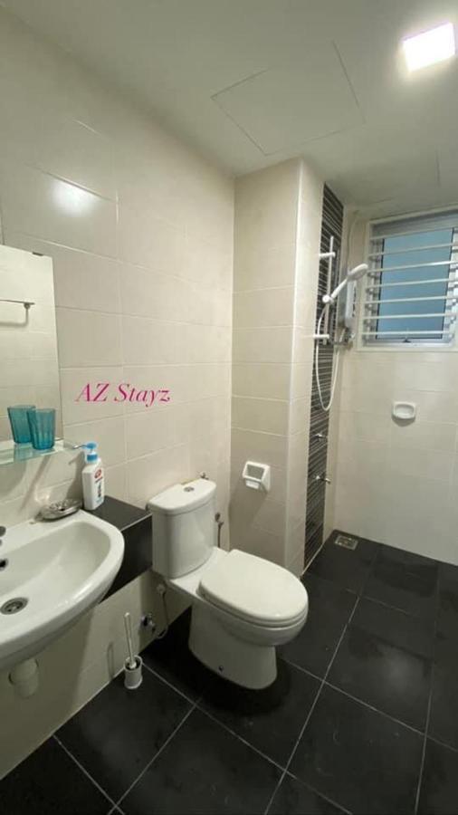 Az Stayz Apartment *